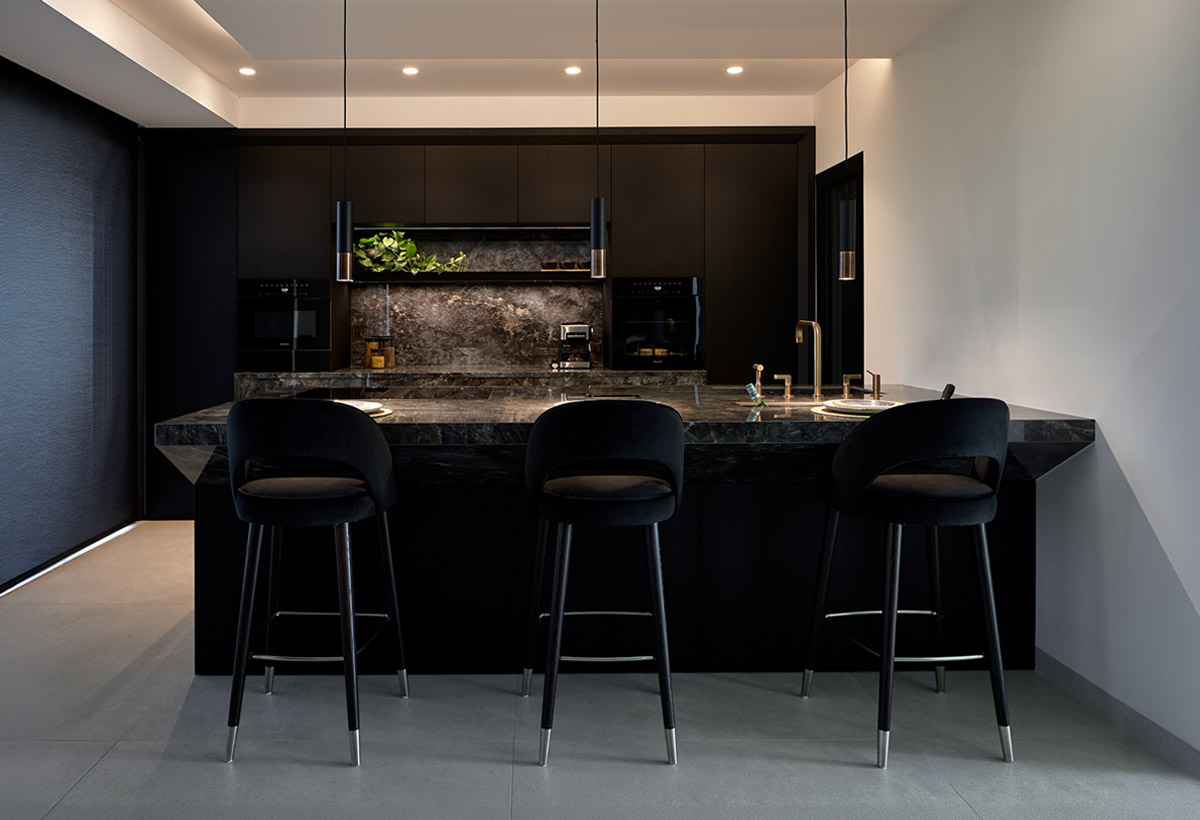 CC 001